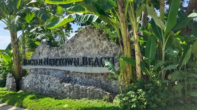 複数人で授業を受けている写真