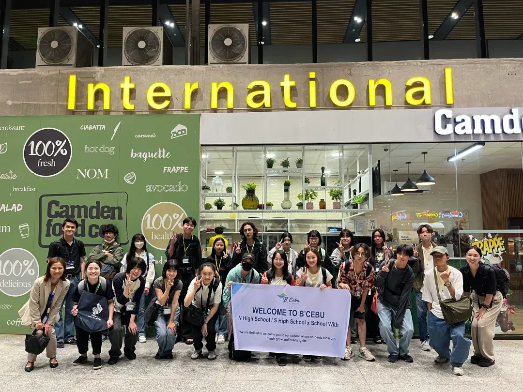 フィリピン人講師の授業を受けている様子