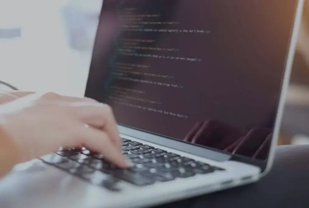 タイピングをしている様子