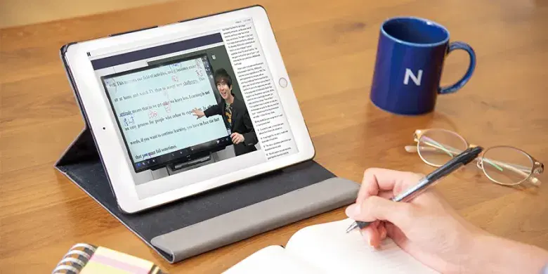 学習システム「ZEN Study」を使用している様子