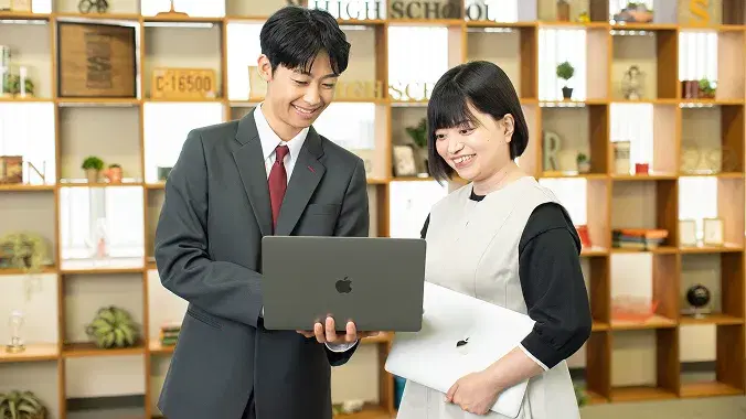 メンターと共に生徒をサポートTA（ティーチング・アシスタント）のイメージ画像