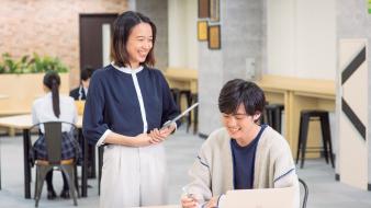 メンターと共に生徒をサポートTA（ティーチング・アシスタント）のイメージ画像