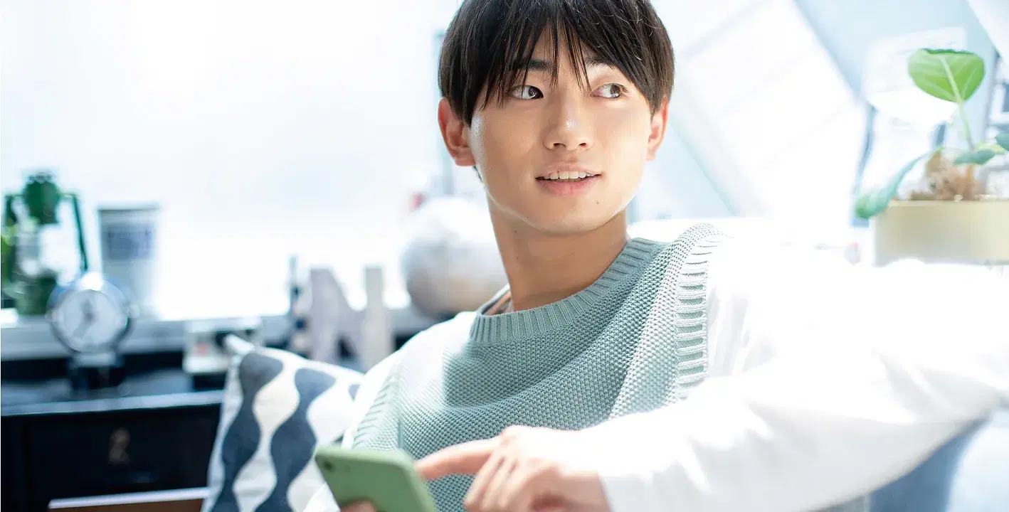 グループで協力して学習する生徒たち