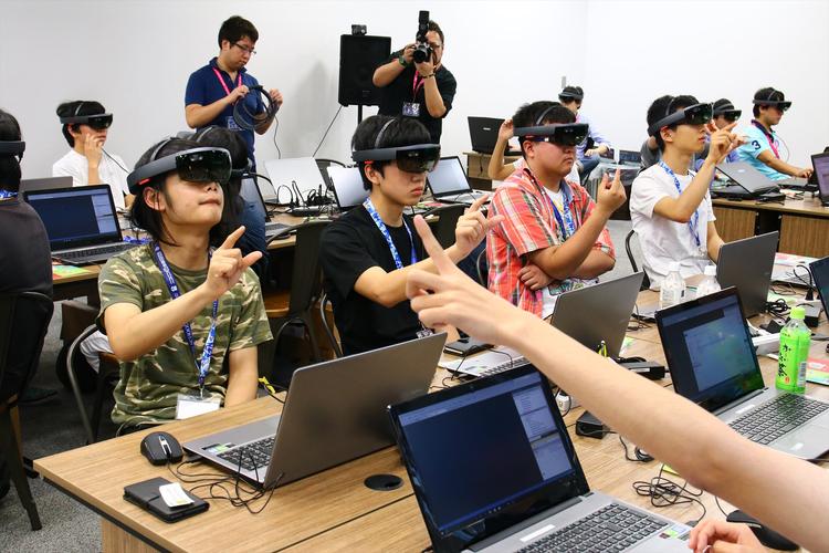 特別授業「Unityを使ってHoloLensアプリを開発しよう！」を実施のサムネイル