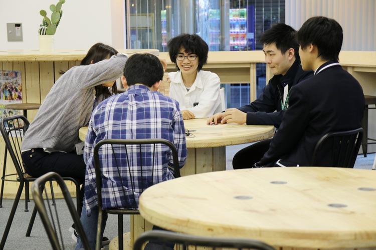 横浜キャンパス生の日常～仲間と過ごす放課後の時間のサムネイル