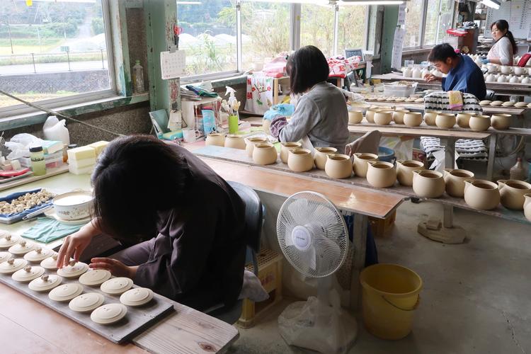 【職業体験】波佐見焼（はさみやき）の伝統を学び、オリジナルの陶磁器を製作のサムネイル