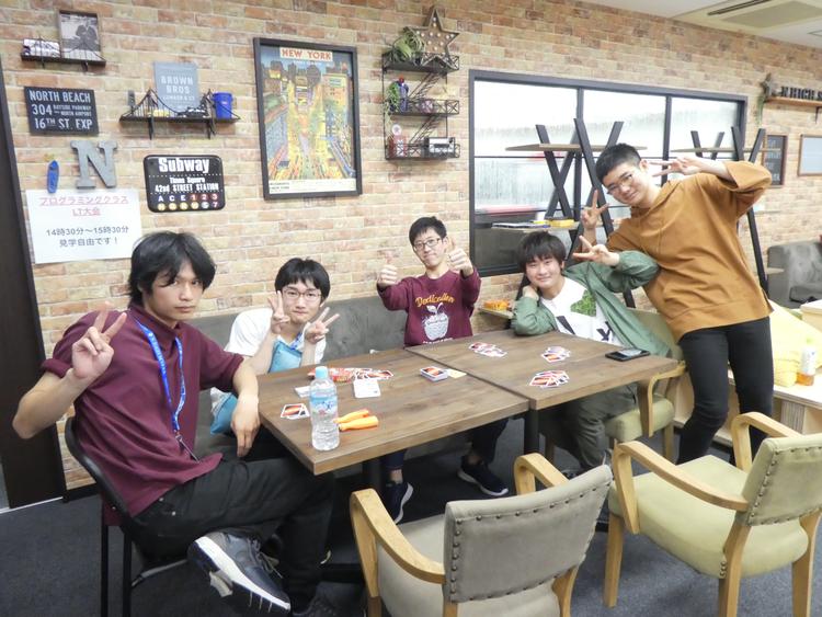 江坂キャンパスのプログラミング クラスが、初めての「LT大会」を開催しましたのサムネイル