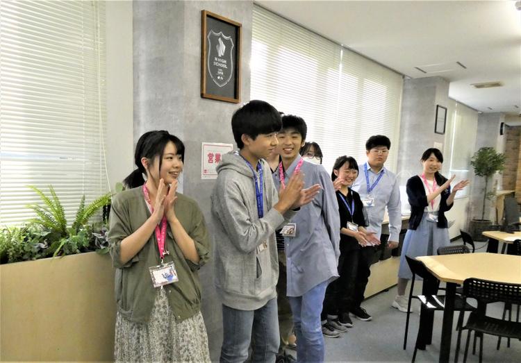 【新入生歓迎会】4人の新入生を迎えた仙台キャンパスのサムネイル