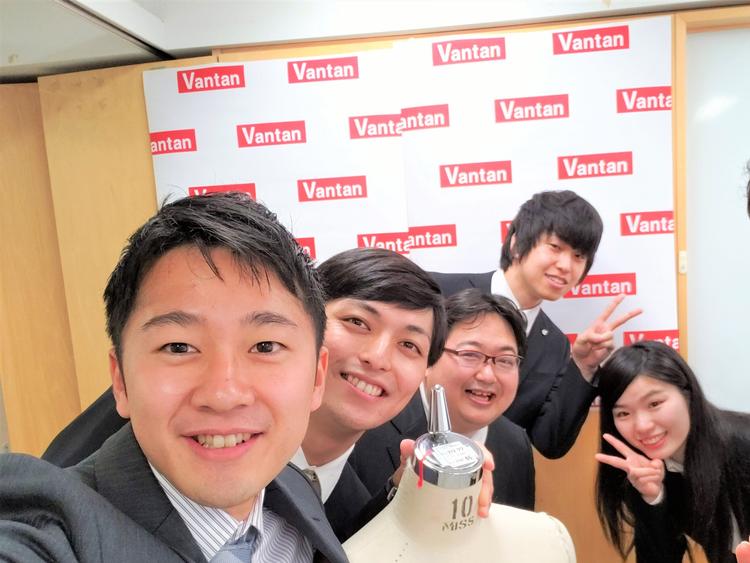 新入生のみなさん、こんにちは！「バンタン」に集う愉快な先生たちを一挙紹介のサムネイル