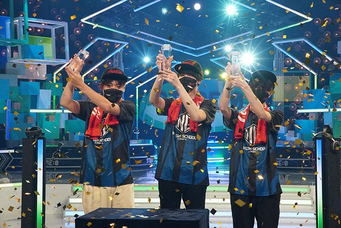 【クラロワ部門】高校eスポーツの大祭典「STAGE:0」<br>チーム「最弱 IMasters」の決勝当日に密着のサムネイル