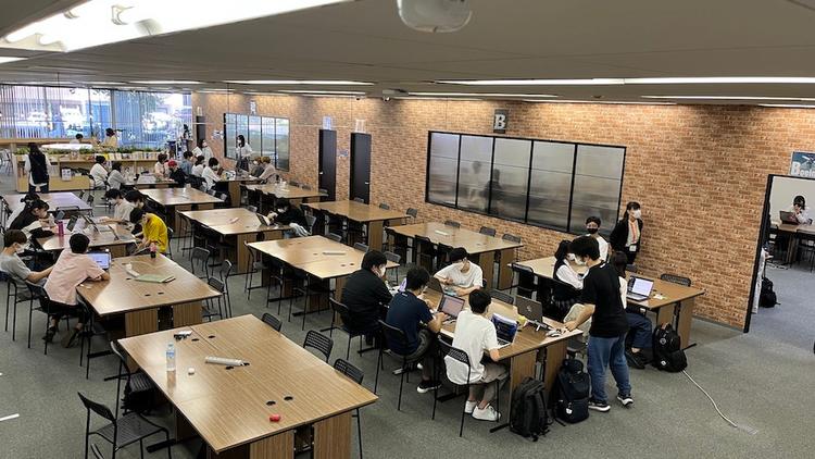 【横浜】生徒主体でキャンパスを盛り上げる！横浜独自の「サミット活動」のサムネイル
